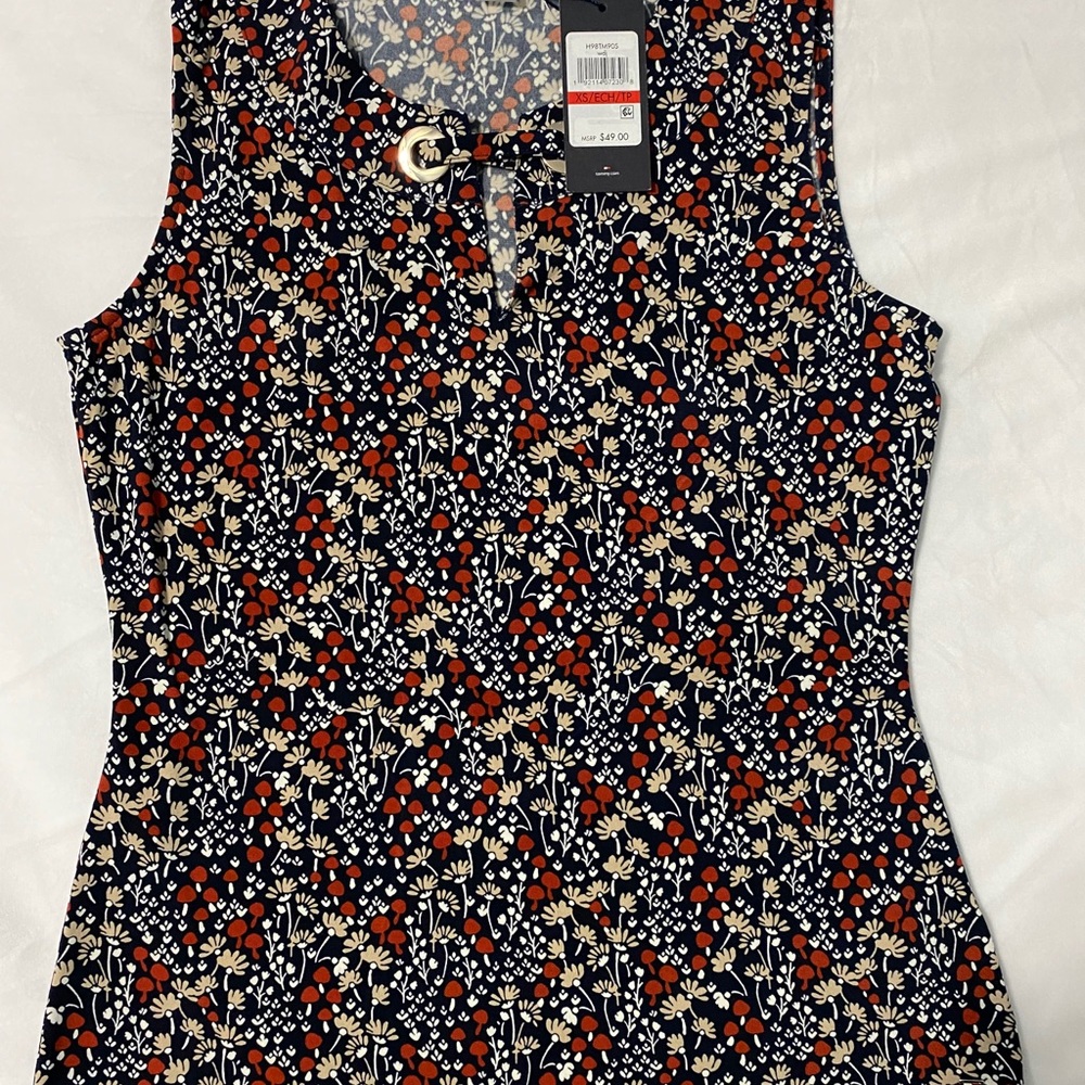 Sleeveless woman’s top